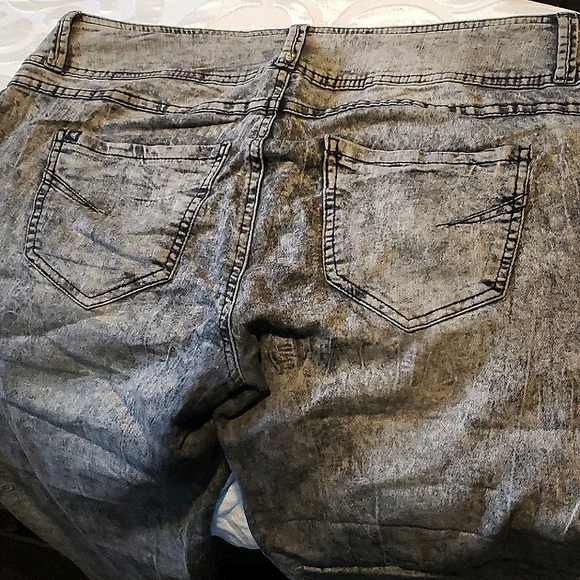 Jeans - Picture 3 of 3